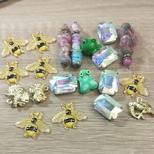 Colorful Kids Jewelry Set with Bee and Frog Charms